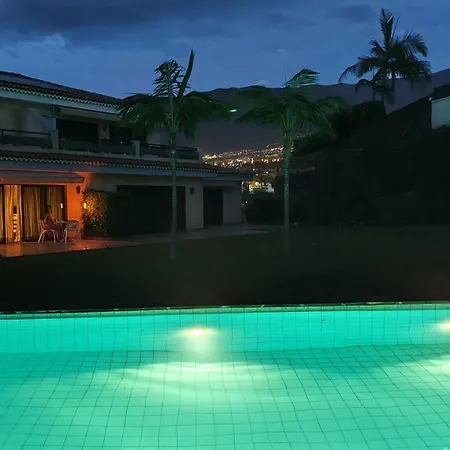 Elegant And Peaceful Aparments With Pool And Garden