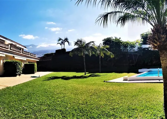 Elegant And Peaceful Aparments With Pool And Garden *