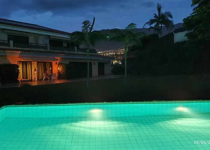 Elegant And Peaceful Aparments With Pool And Garden