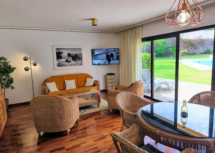 Elegant And Peaceful Aparments With Pool And Garden * Puerto de la Cruz (Tenerife)