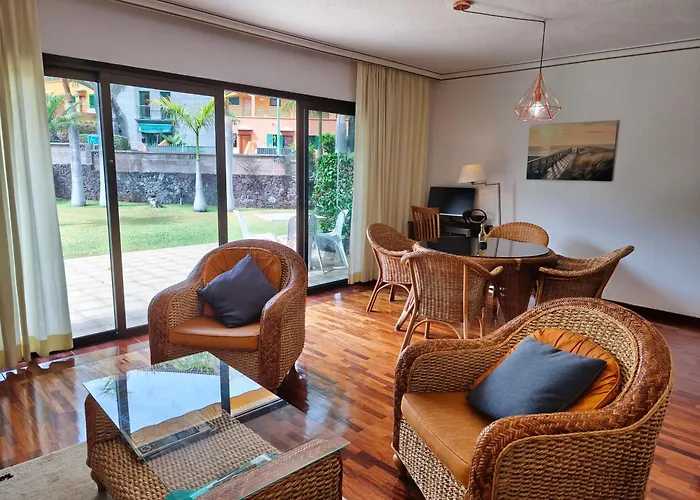 Elegant And Peaceful Aparments With Pool And Garden Апартаменты *