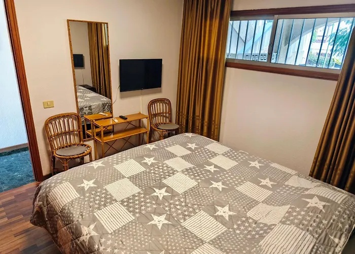 Elegant And Peaceful Aparments With Pool And Garden *